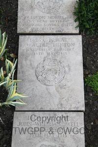 Boulogne Eastern Cemetery - Hinton, Walter