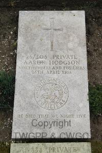 Boulogne Eastern Cemetery - Hodgson, Aaron