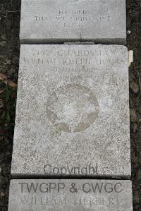 Boulogne Eastern Cemetery - Hogan, William Joseph