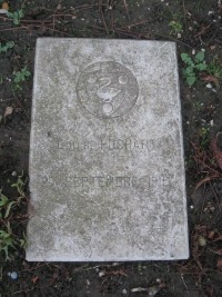 Boulogne Eastern Cemetery - Hoghart, Louis