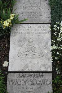 Boulogne Eastern Cemetery - Holland, Stephen