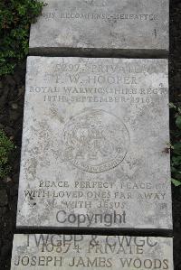 Boulogne Eastern Cemetery - Hooper, F W