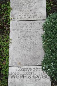 Boulogne Eastern Cemetery - Hope, P