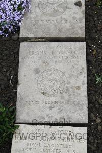 Boulogne Eastern Cemetery - Horrell, Frank