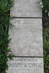 Boulogne Eastern Cemetery - Horsfall, F W