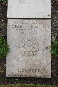 Boulogne Eastern Cemetery - Horsfall, Richard Senior