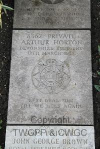 Boulogne Eastern Cemetery - Horton, Arthur