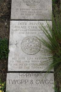 Boulogne Eastern Cemetery - Howe, Horace Cyril