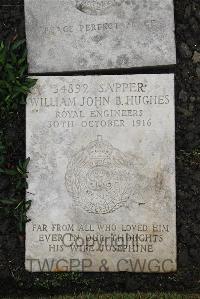 Boulogne Eastern Cemetery - Hughes, William John Beauchamp