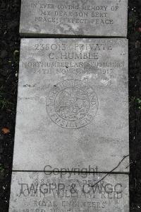 Boulogne Eastern Cemetery - Humble, C