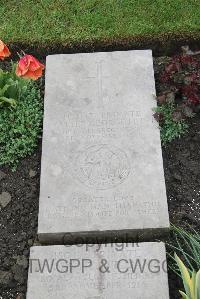 Boulogne Eastern Cemetery - Hunt, Walter George