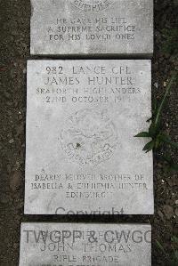 Boulogne Eastern Cemetery - Hunter, Joicey