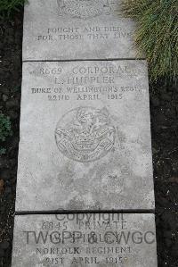 Boulogne Eastern Cemetery - Huppler, L