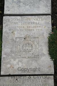 Boulogne Eastern Cemetery - Hurrell, W