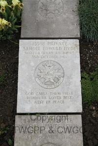 Boulogne Eastern Cemetery - Hyde, Samuel Edward