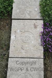 Boulogne Eastern Cemetery - Ibbeson, W A