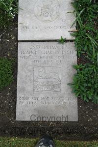 Boulogne Eastern Cemetery - Ingle, Francis Charles