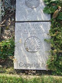 Boulogne Eastern Cemetery - James, Alick Thomas