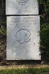 Boulogne Eastern Cemetery - Jennings, Harry