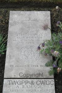 Boulogne Eastern Cemetery - Johnman, D