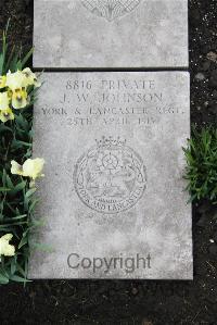 Boulogne Eastern Cemetery - Johnson, J W