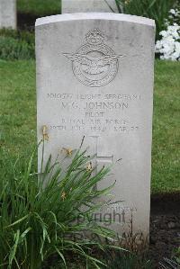 Boulogne Eastern Cemetery - Johnson, Matthew Graham