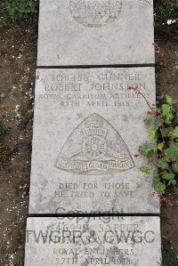 Boulogne Eastern Cemetery - Johnston, Robert