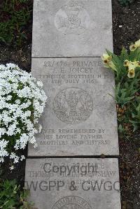 Boulogne Eastern Cemetery - Joicey, J E