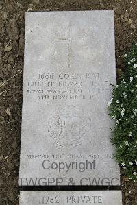 Boulogne Eastern Cemetery - Jones, Gilbert Edward