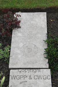 Boulogne Eastern Cemetery - Jones, H