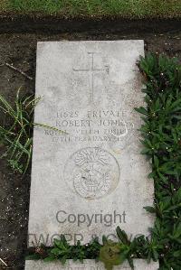 Boulogne Eastern Cemetery - Jones, Robert