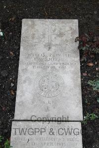 Boulogne Eastern Cemetery - Jubb, W