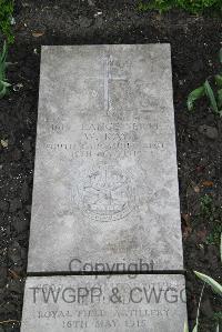 Boulogne Eastern Cemetery - Kay, W