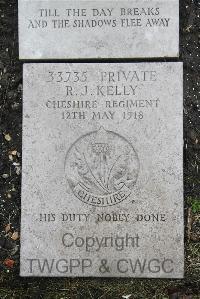 Boulogne Eastern Cemetery - Kelly, Robert Joseph