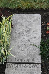 Boulogne Eastern Cemetery - Kemp, Richard Henry