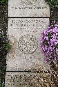 Boulogne Eastern Cemetery - Kendrick, John Henry