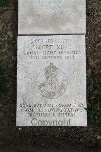 Boulogne Eastern Cemetery - King, Albert