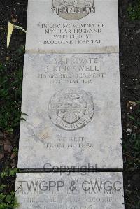 Boulogne Eastern Cemetery - Kingswell, B