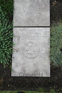 Boulogne Eastern Cemetery - Knibbs, Henry George