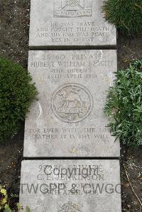 Boulogne Eastern Cemetery - Knight, Hubert William