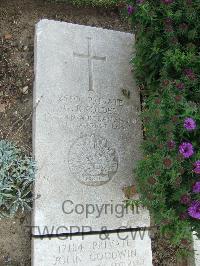 Boulogne Eastern Cemetery - Knolder, George