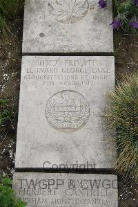 Boulogne Eastern Cemetery - Lake, Leonard George