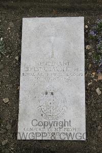 Boulogne Eastern Cemetery - Lambert, Ernest Charles