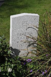 Thornaby-On-Tees Cemetery - Richter, Heinrich