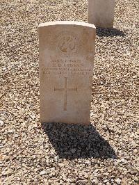 Taveta Military Cemetery - Cross, R D