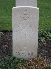 Berlin 1939-1945 War Cemetery - Arthur, Robert Geoffrey