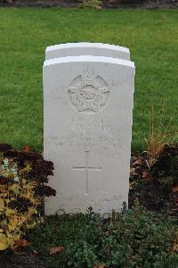 Berlin 1939-1945 War Cemetery - Brady, Francis Joseph Desmond