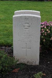 Berlin 1939-1945 War Cemetery - Bramley, Terence Charles