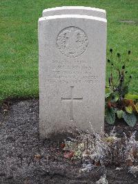 Berlin 1939-1945 War Cemetery - Brown, Lachlan McLean