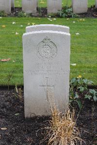 Berlin 1939-1945 War Cemetery - Bull, Leslie Reginald